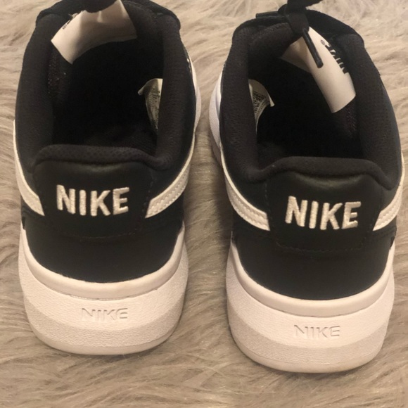 Womens Court Vision Alta Sneaker - Picture 5 of 5